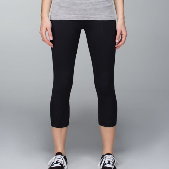 Lululemon Inspire Crop II *Luxtreme in Black - Picture 3 of 13